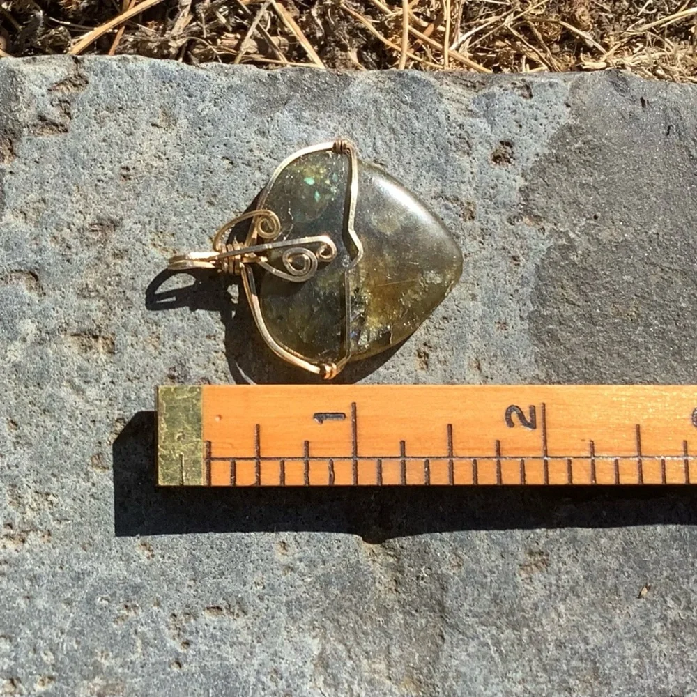 Labradorite Pendant - Picture 6 of 6